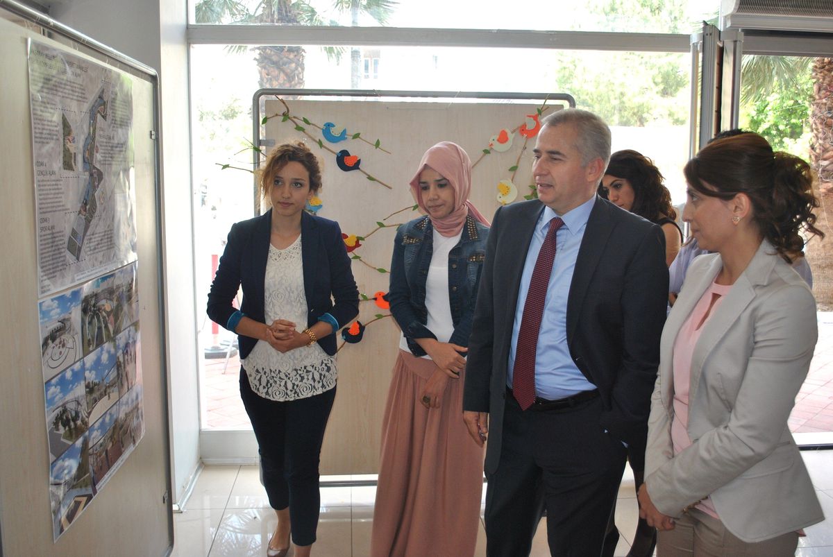 Osman Zolan Peyzaj Sergisini Gezdi