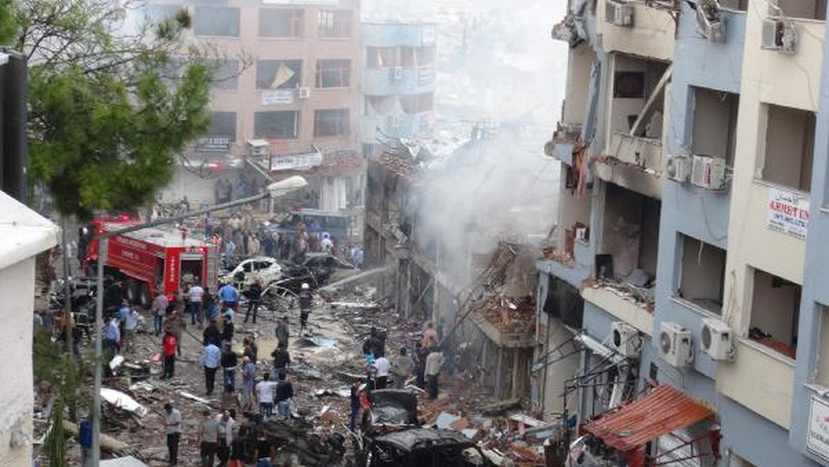 Reyhanlı'da Patlamalar: 40 Ölü, 100 Yaralı (5)- Yeniden