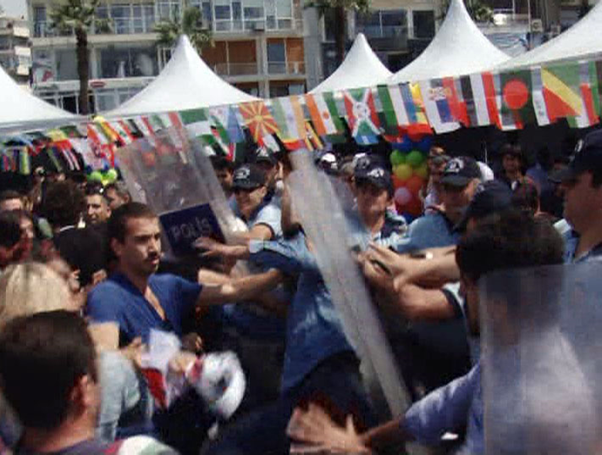 Uluslararası Öğrenci Fuarında Olay Çıktı: 17 Gözaltı