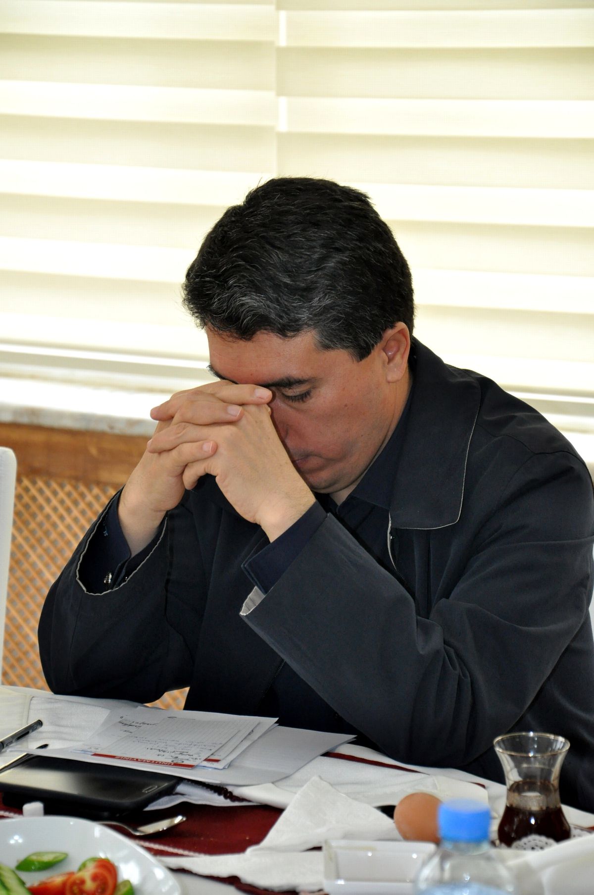 Vali Cengiz Ağlamamak İçin Kendini Zor Tuttu