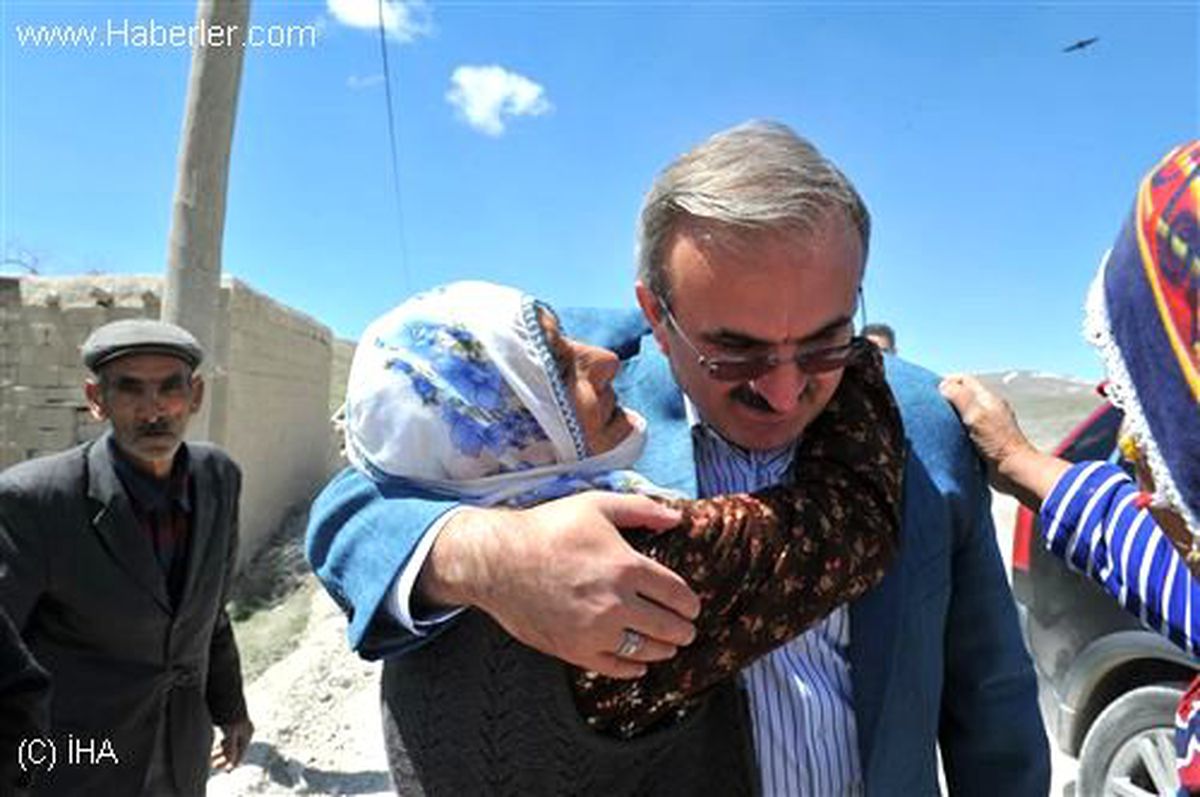 Vali Karaloğlu\'ndan \'Anneler Günü\' Mesajı