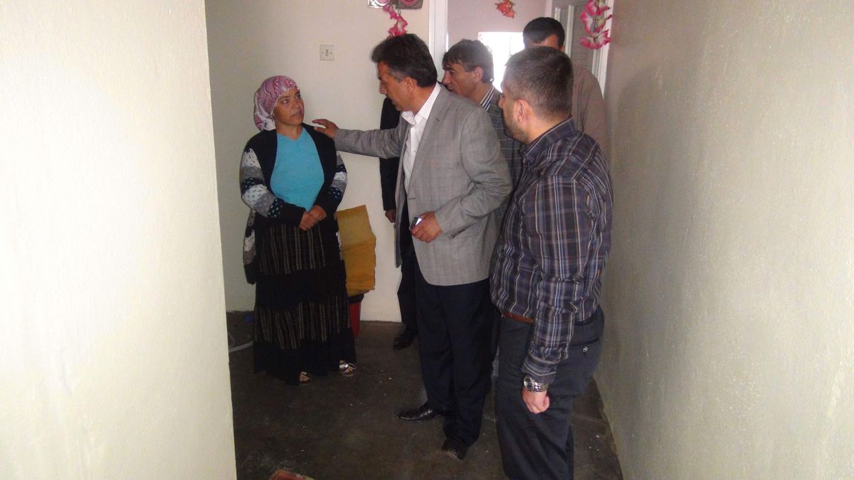 Yağmur Suyundan Zarar Gören Aileler Ziyaret Edildi