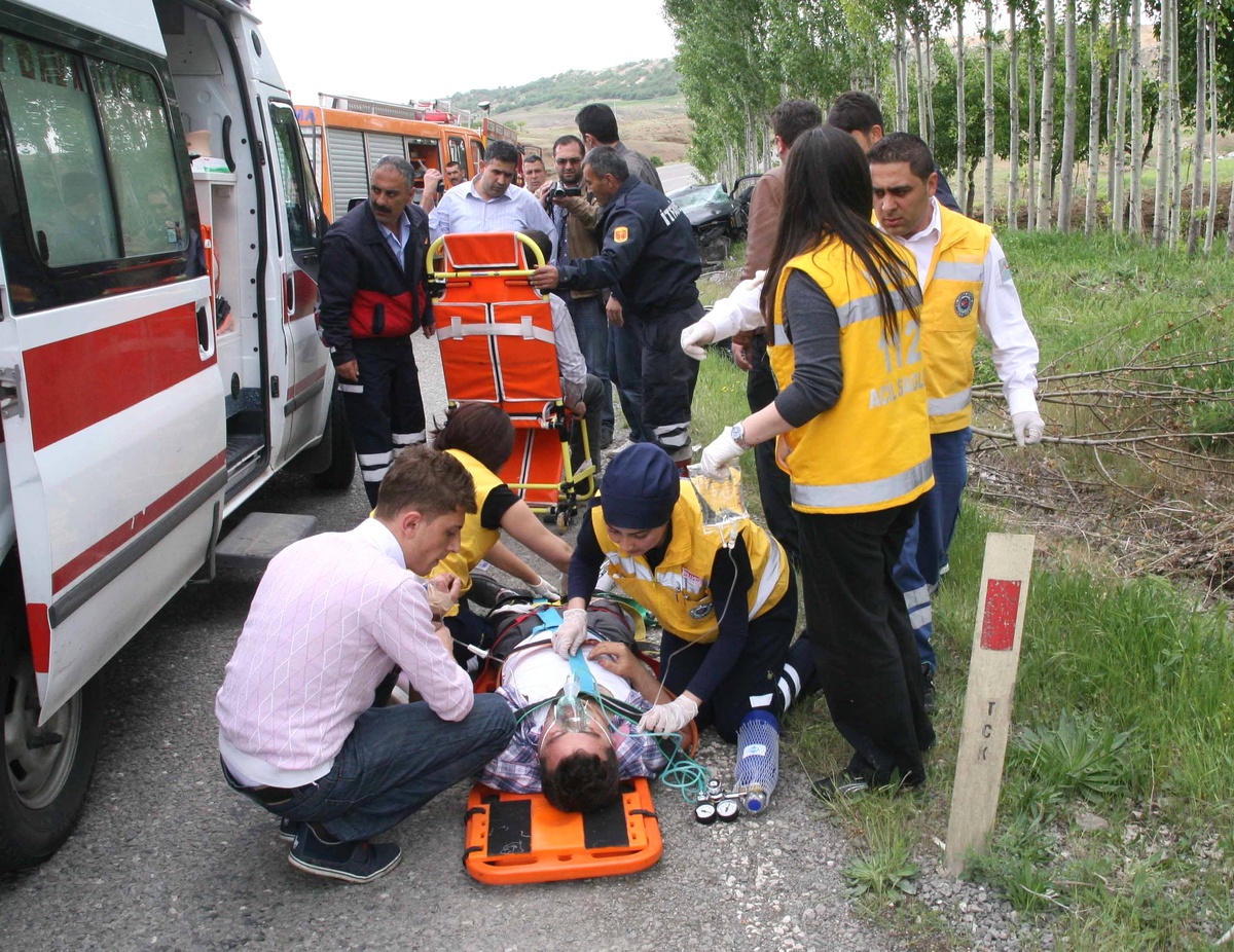 Yozgat\'ta 2 Otomobil Çarpıştı: 7 Yaralı