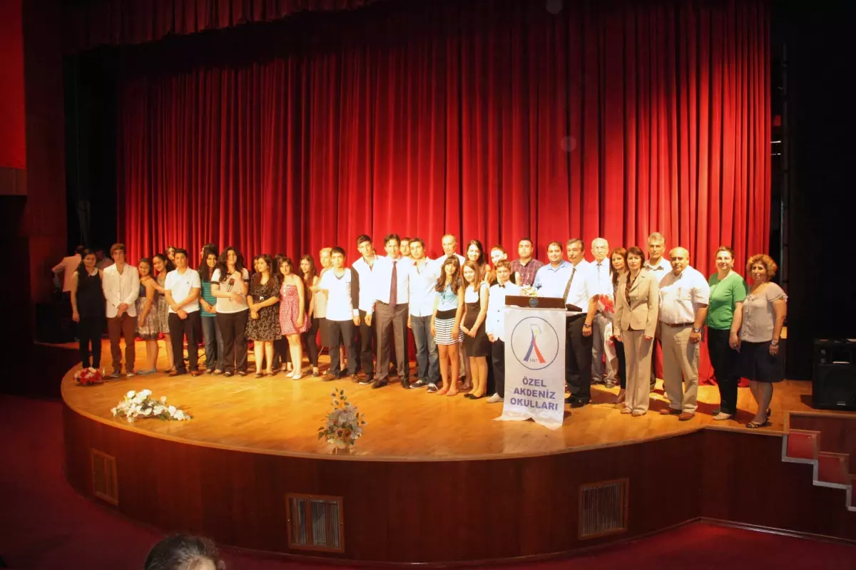 Akdenizli Öğrencilerden Şiir Ziyafeti