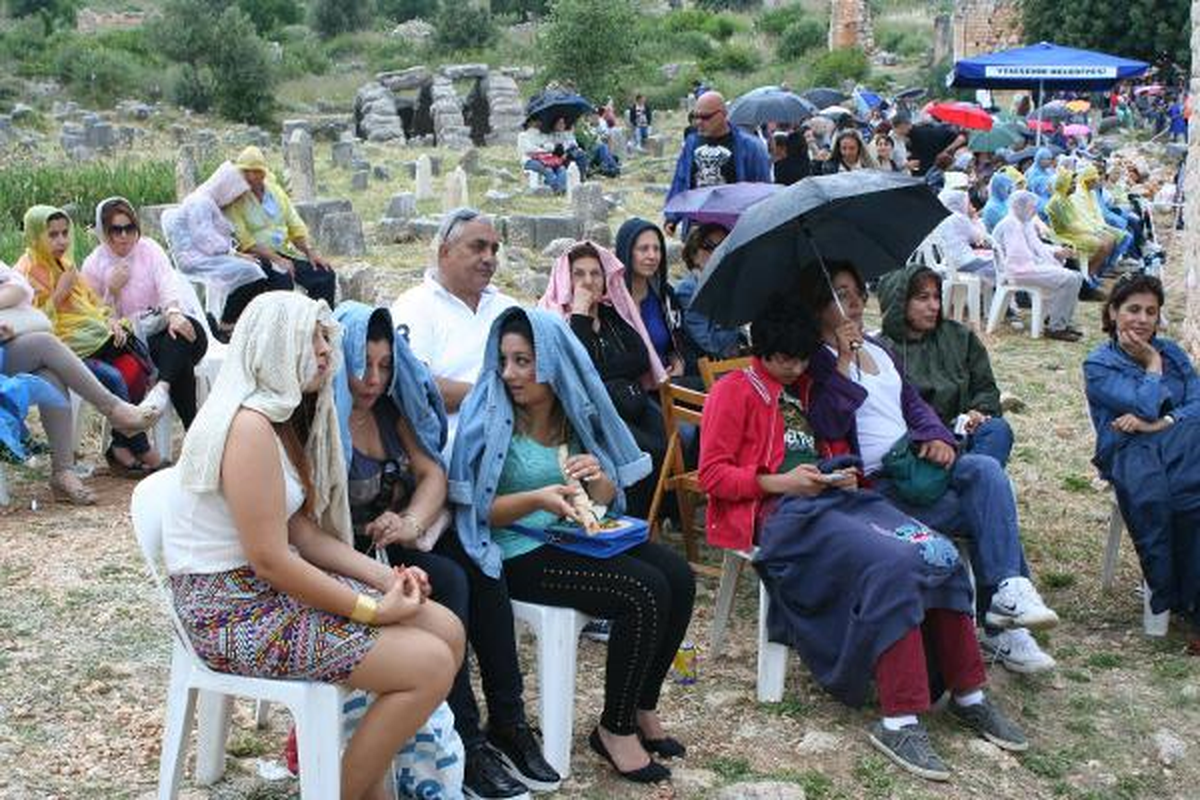 Antik Kentte Yağmur Altında Fatih Erkoç Konseri