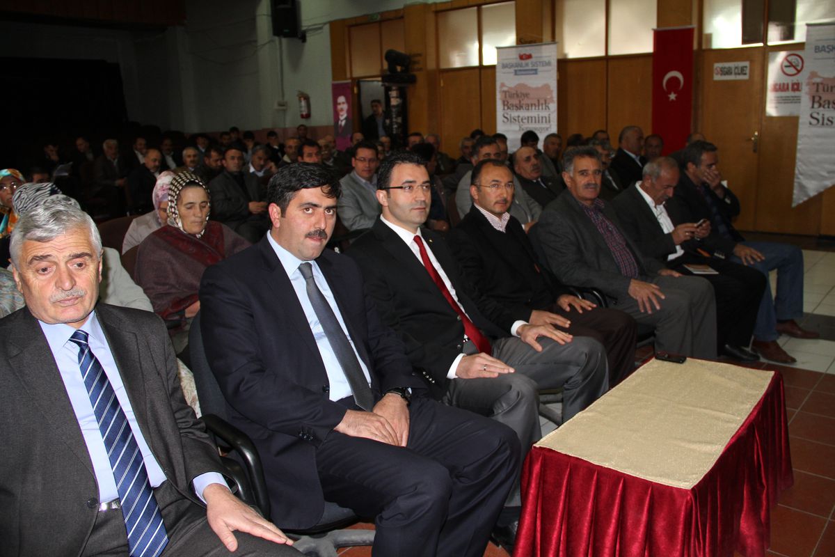 Ardahan\'da "Türkiye Başkanlık Sistemini Konuşuyor" Konferansı