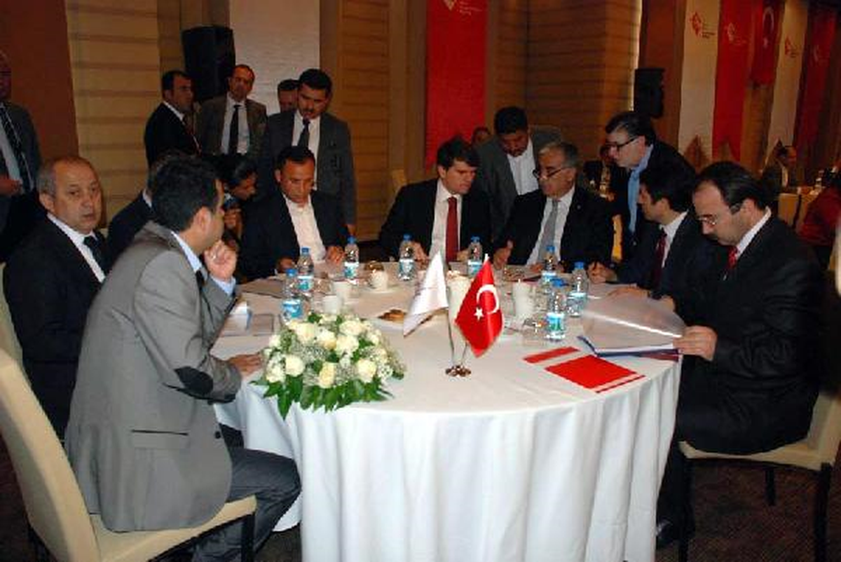Bakan Bozdağ\'dan Anneler Gününde Şehit Annelerine Ziyaret(2)