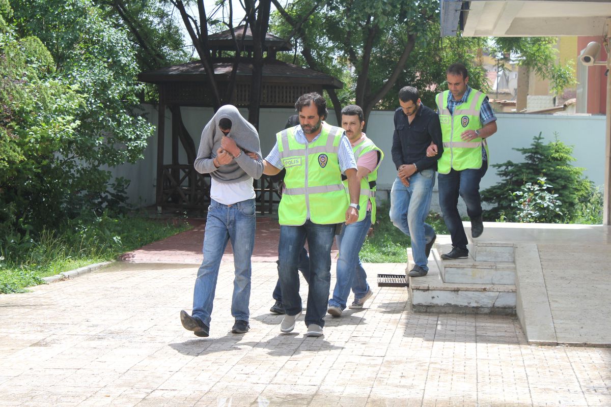 Çalıştıkları İş Yerini Soydular