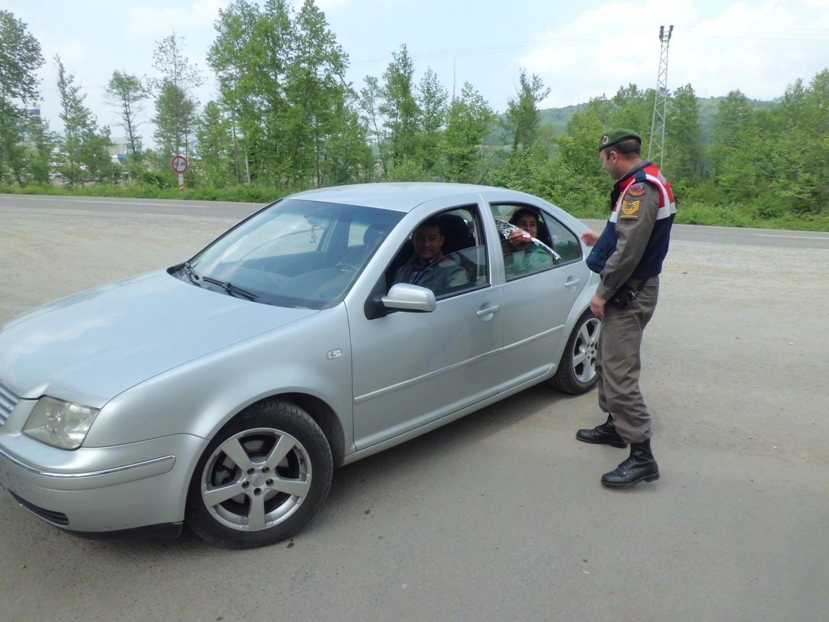 Devrek Jandarma Trafik Timlerinden Anneler Karanfil
