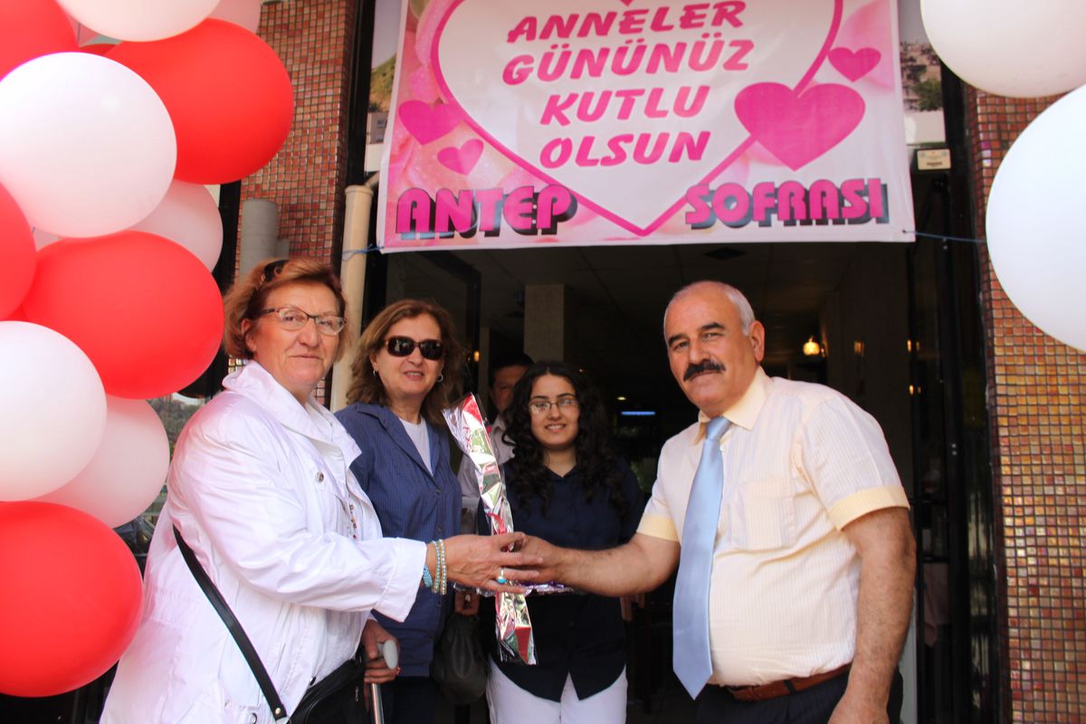 Esnaf\'dan Müşterilerine Anneler Günü Jesti