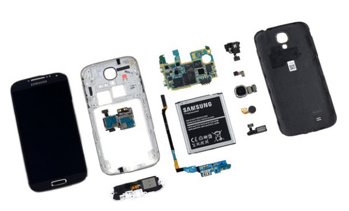 Galaxy S4, iPhone 5\'i geçti!