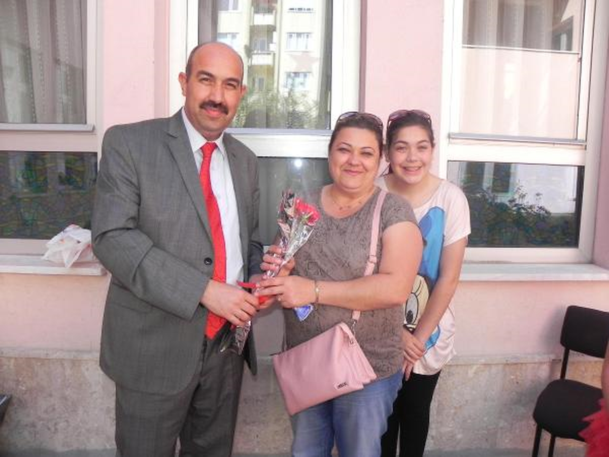 Kuru Fasulyeli Anneler Günü Kutlaması