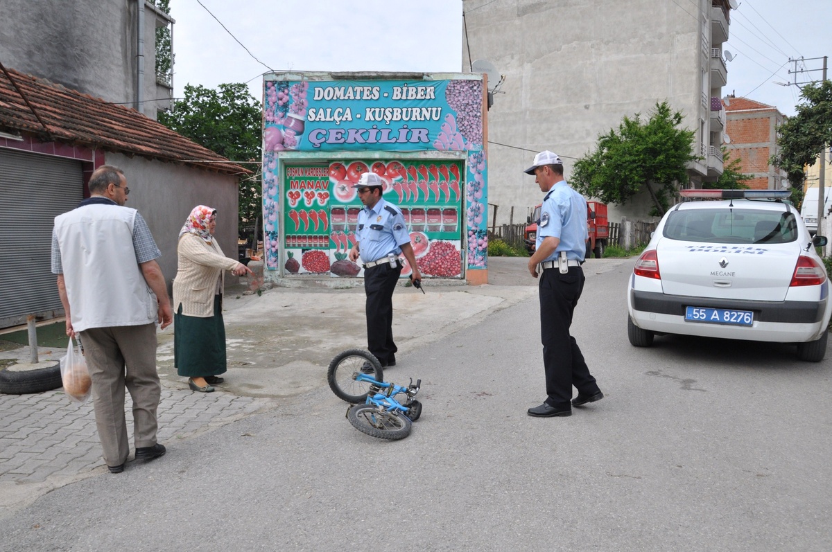 Motosiklet Bisiklete Çarptı: 1 Yaralı
