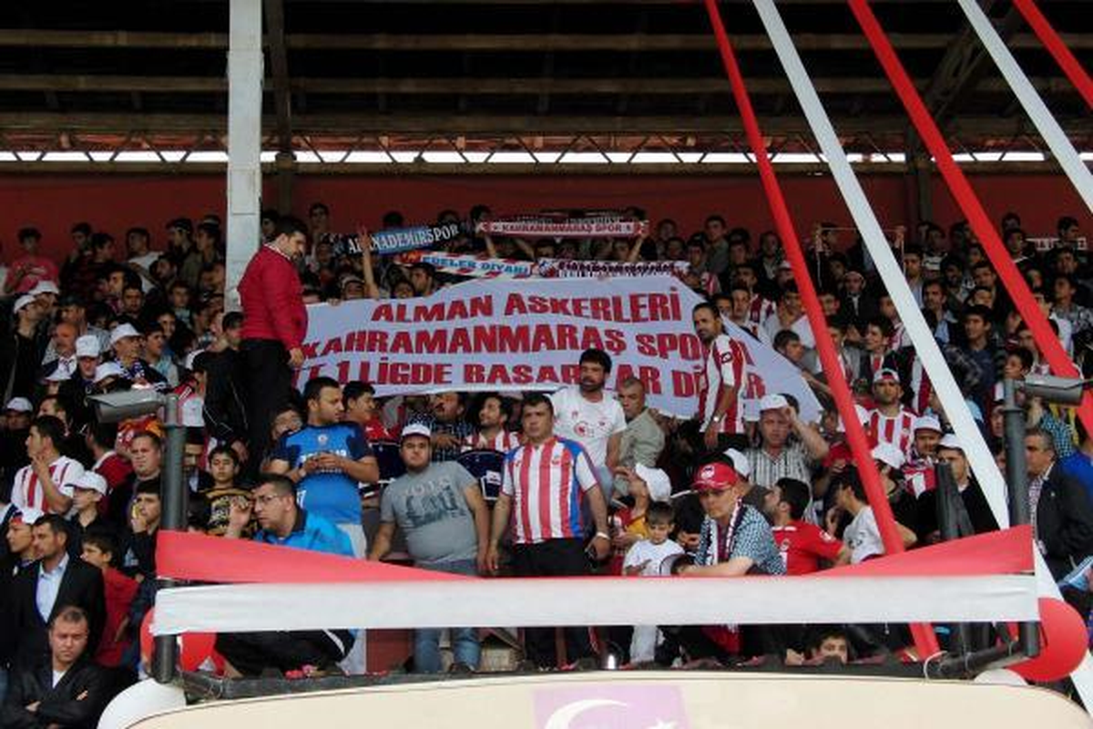 Patriot Komutanı Maç İzledi