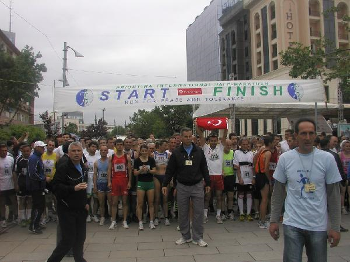 Priştine\'de Yarı Maraton Yapıldı