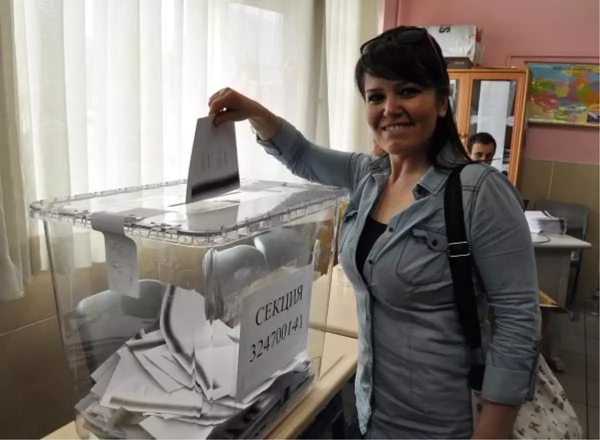 Soydaşlar Bursa\'da Sandık Başında