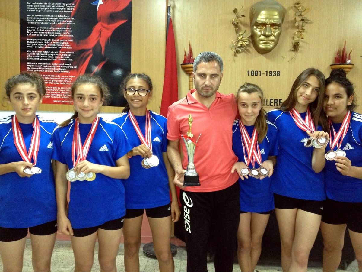 18 Eylül Orta Okulu Türkiye Şampiyonasına Katılıyor