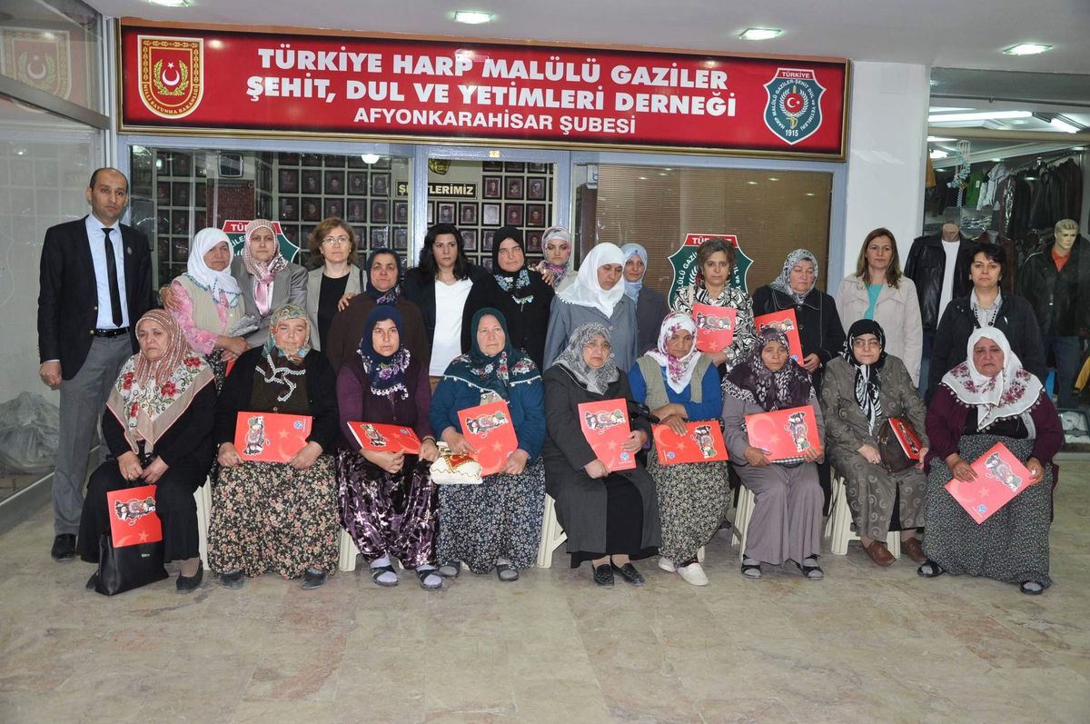 Afyonkarahisar\'da Şehit Anneleri Unutulmadı