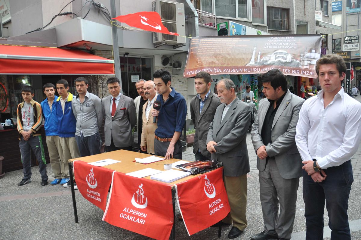 Alperen Ocakları Ayasofya\'nın Cami Olmasını İstiyor