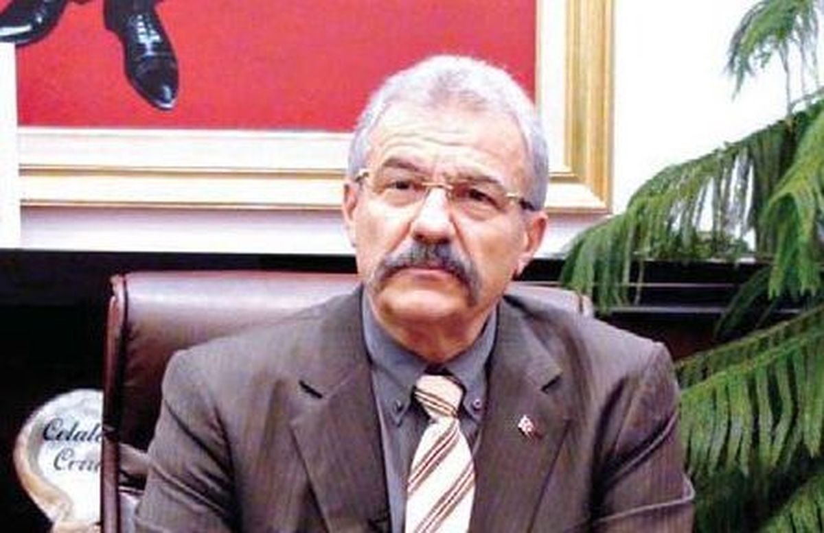 Amanoslar\'da Askeri Uçağın Düşmesi Osmaniye Valisi Cerrah."Uçağın Kokpit Camı ile Bazı Parçalarına...
