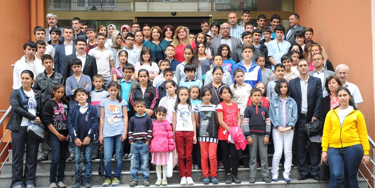 Aydın\'da Annesiz Öğrenciler Unutulmadı