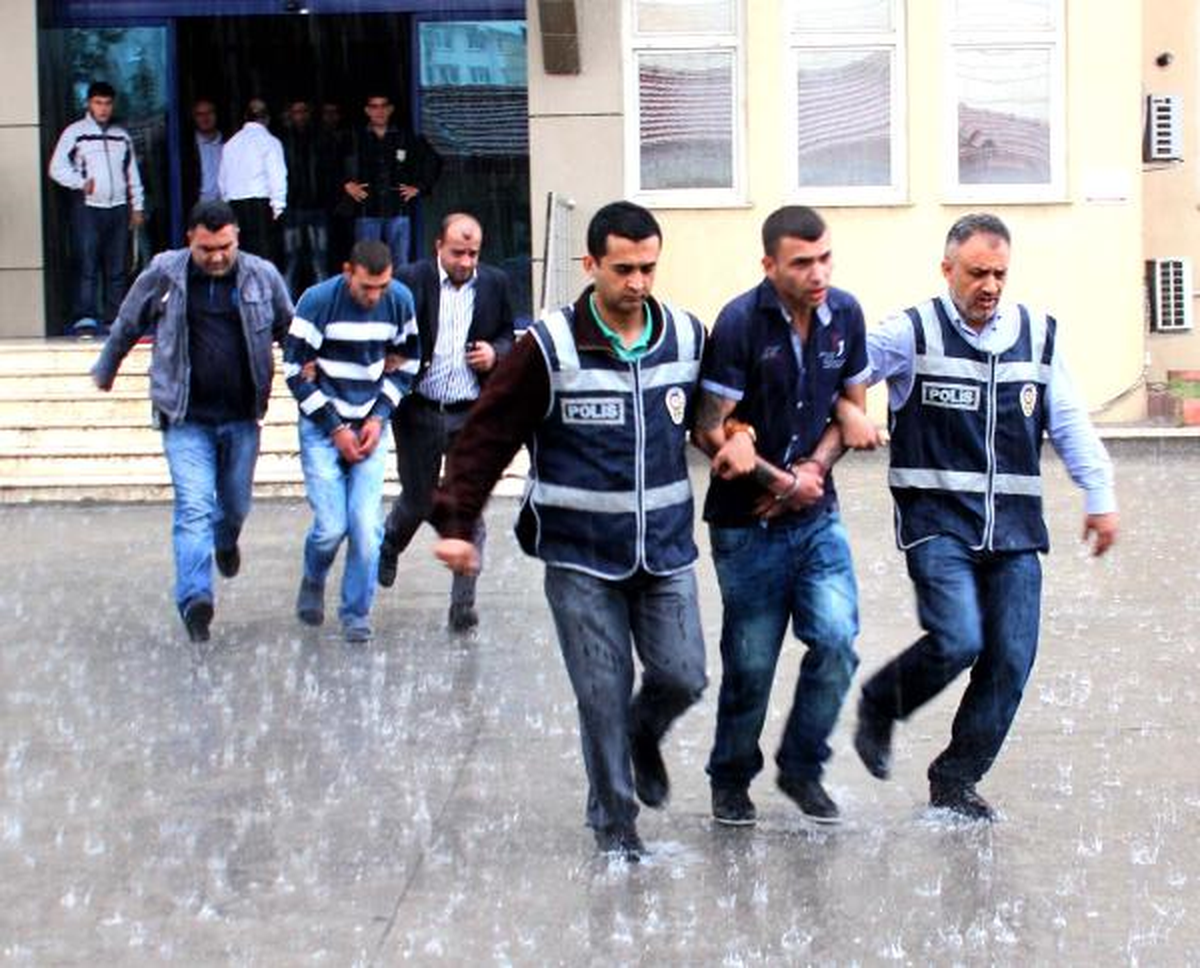 Ayrıldığı Eşinin Amcası ve Arkadaşını Öldürdü