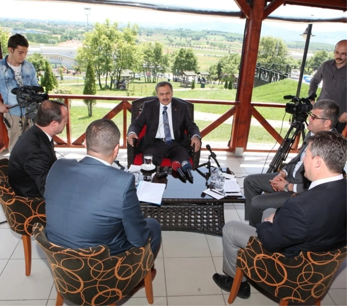 Bakan Eroğlu; "Sapanca\'dan Su Alan Sanayi Kuruluşlarına İnceleme Başlatacılacak"