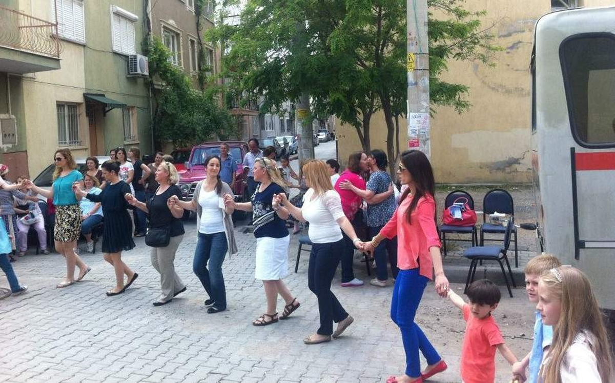 Başkan Sındır, Makedonya Göçmeni Kadınların Anneler Günü"Nü Kutladı