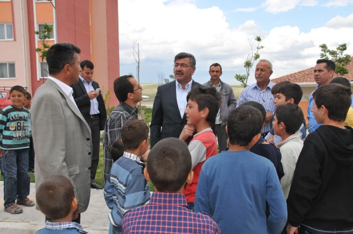 Belediye Başkanı Akdoğan TOKİ Konutlarında