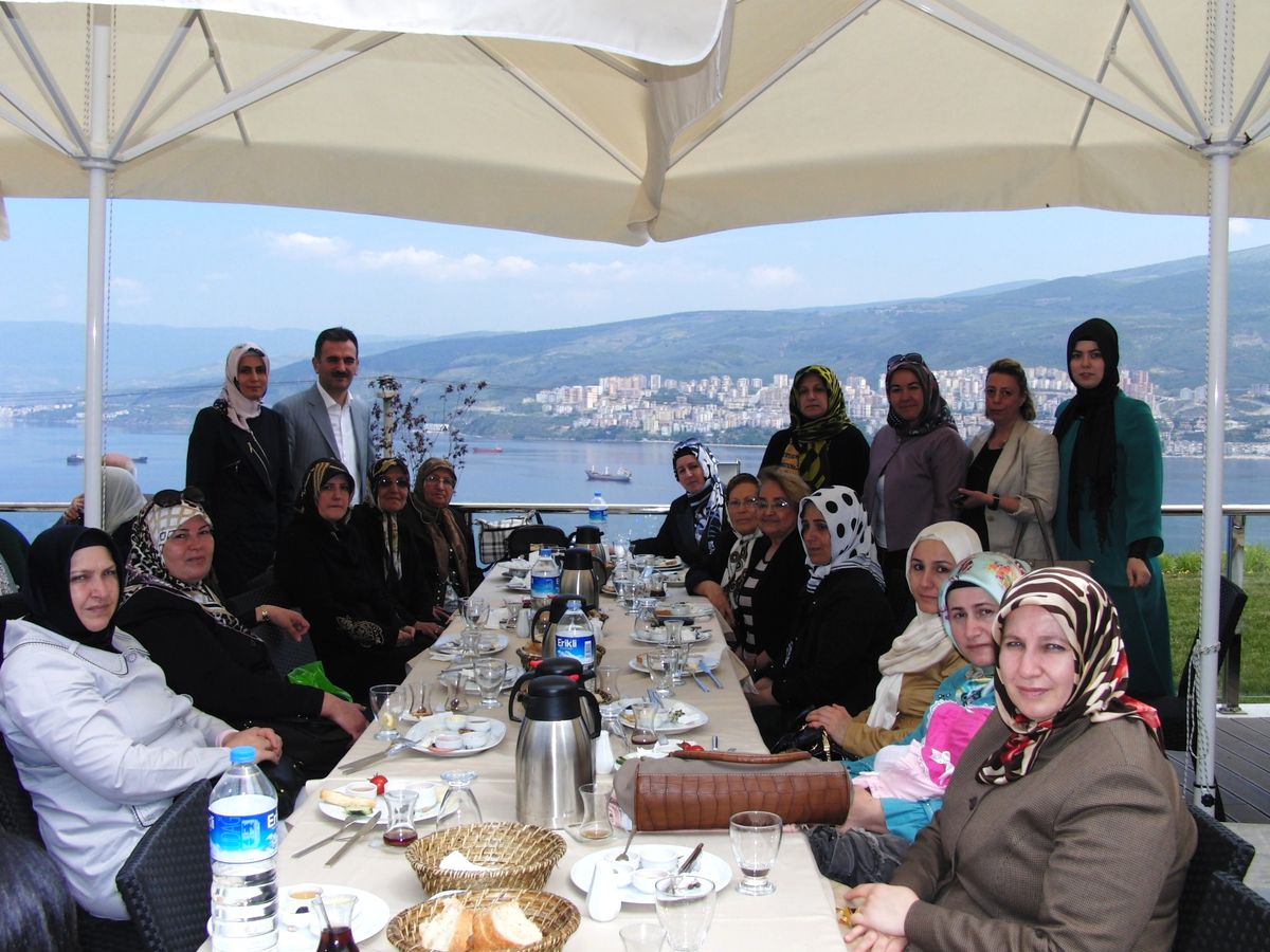 Belediyeden Anneler Günü Kutlaması