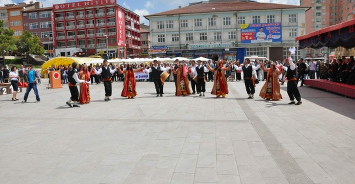 Bozok Üniversitesi'nde Bahar Şenliği Coşkusu