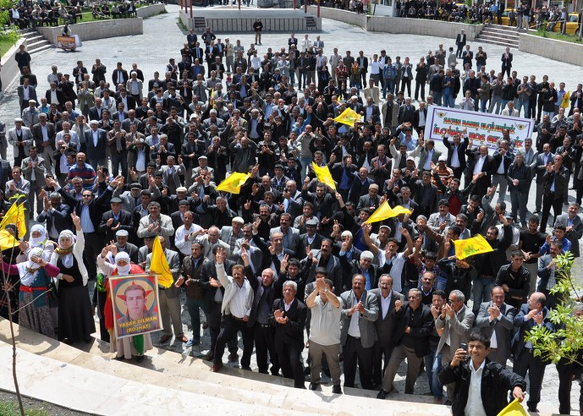 Demokratik Kurtuluş Özgür Yaşam Elçileri Adilcevaz\'da Hakla Buluştu