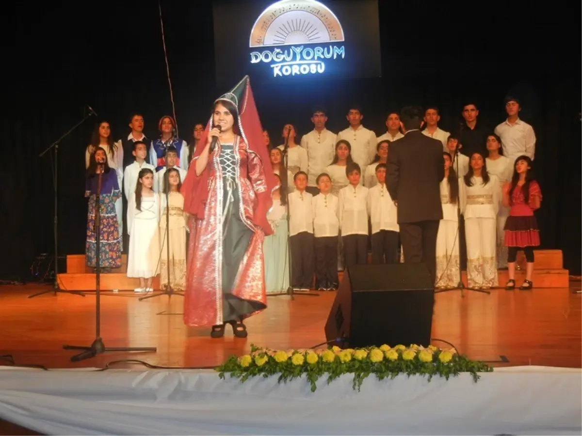 'Doğuyorum Korosu' Mersin'de Konser Verdi