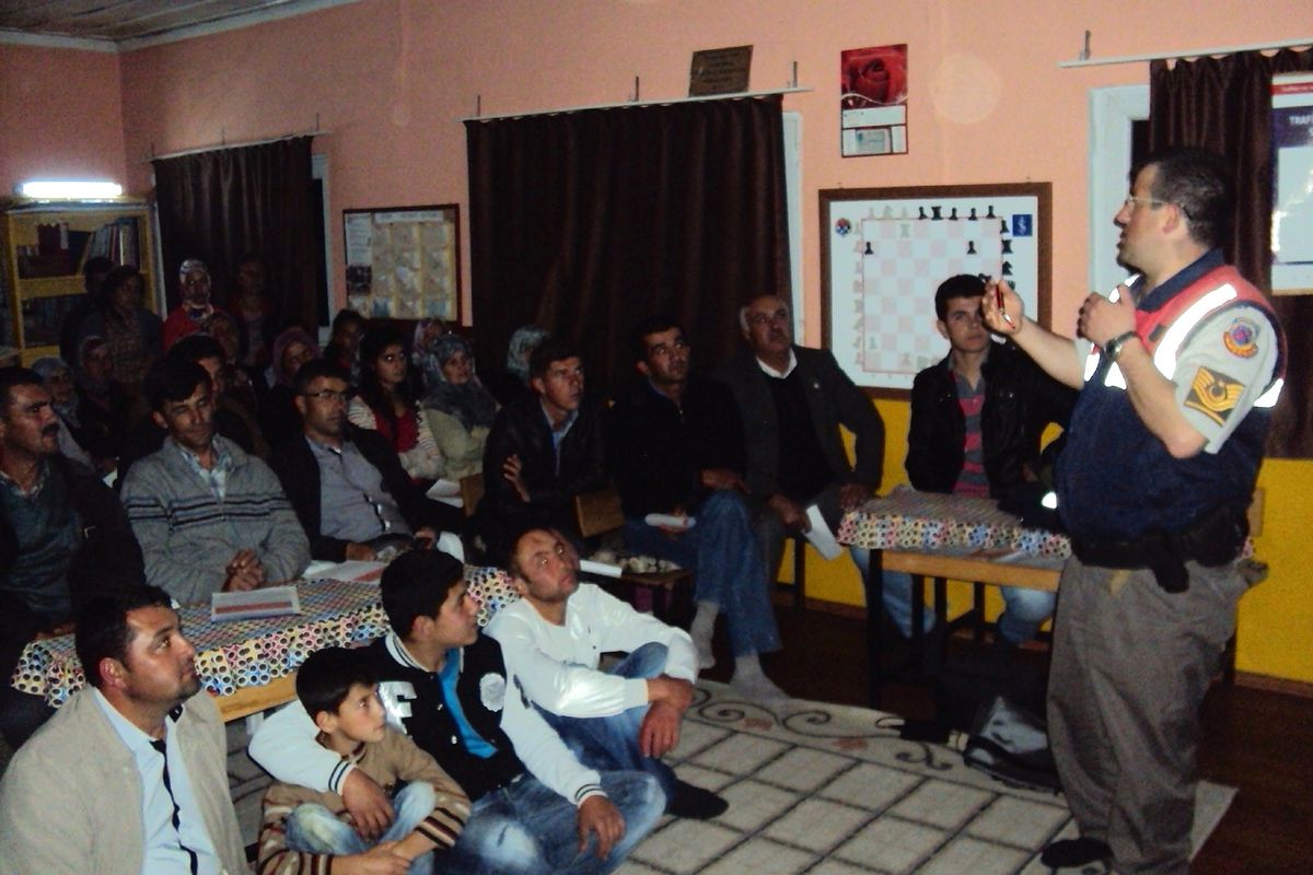 Elmalı Jandarmadan Trafik Eğitim Semineri