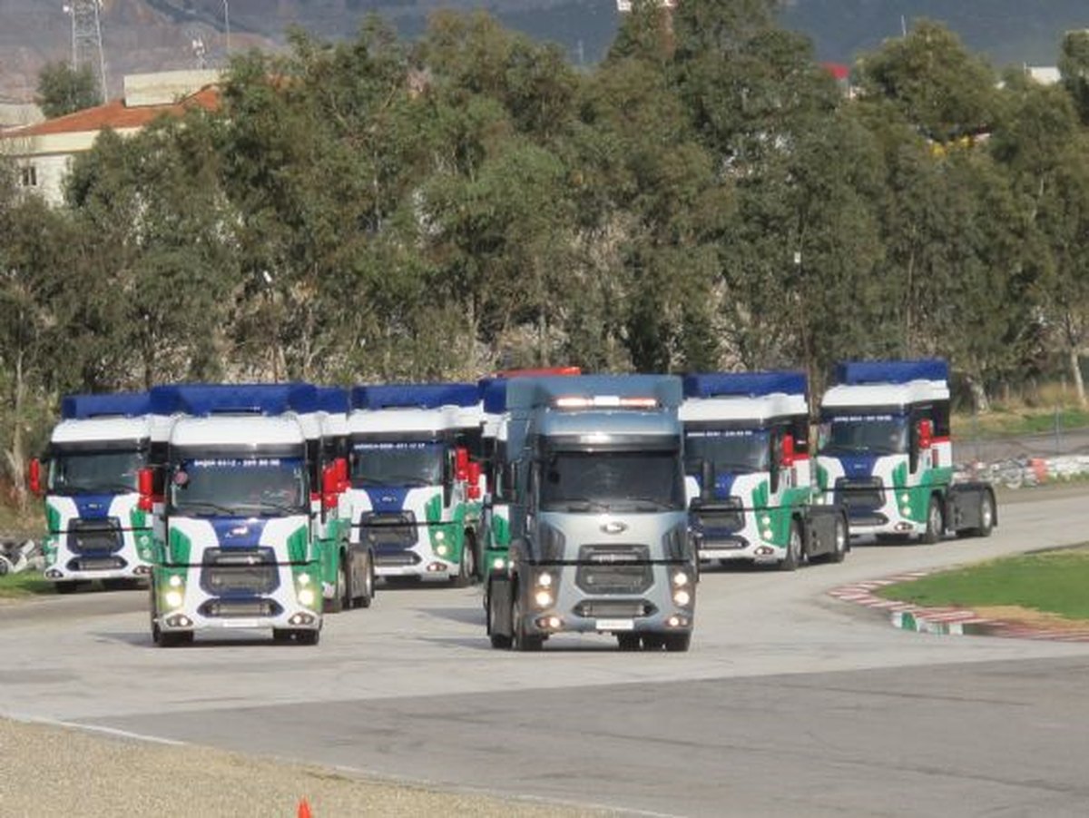 Ford Otosan\'dan Beşler Turizm\'e 50 Adet Ford Cargo 1846t Çekici