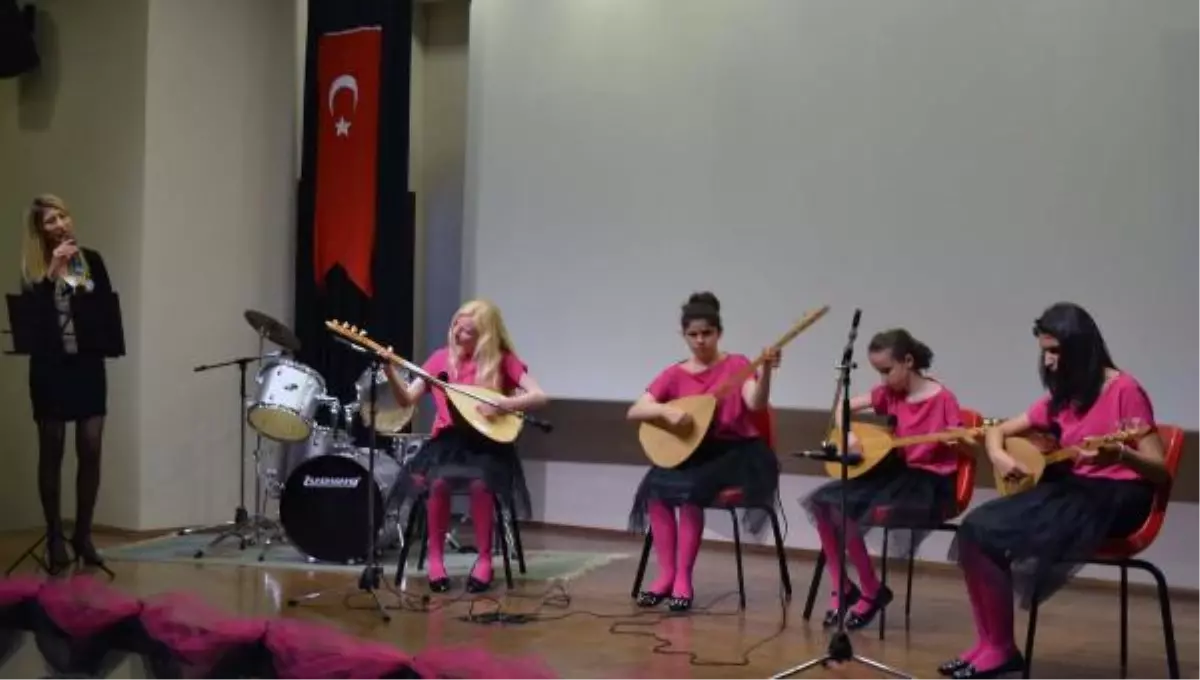 Görme Engelli Öğrencilere Alkış