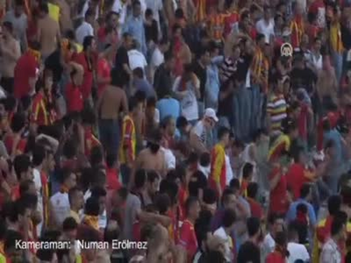 Göztepe Küme Düştü, Taraftarlar Saldırdı