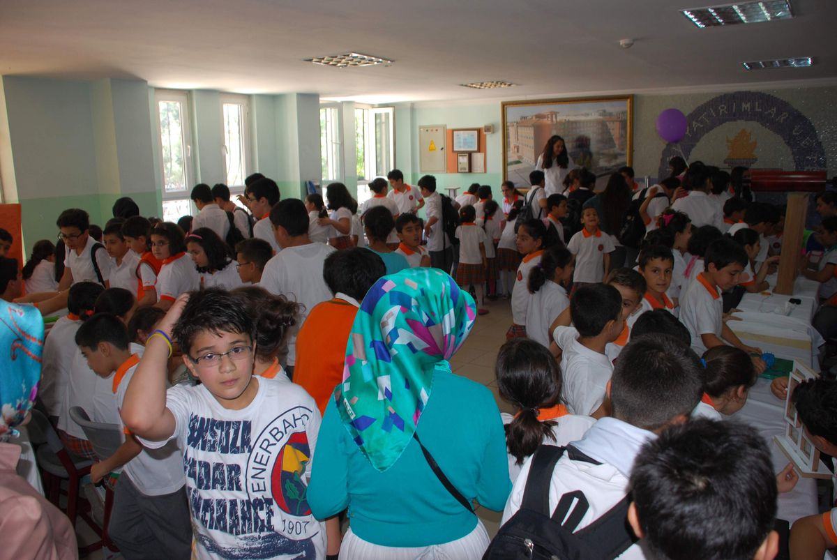 İlköğretim Öğrencileri Bilim Fuarı Açtı