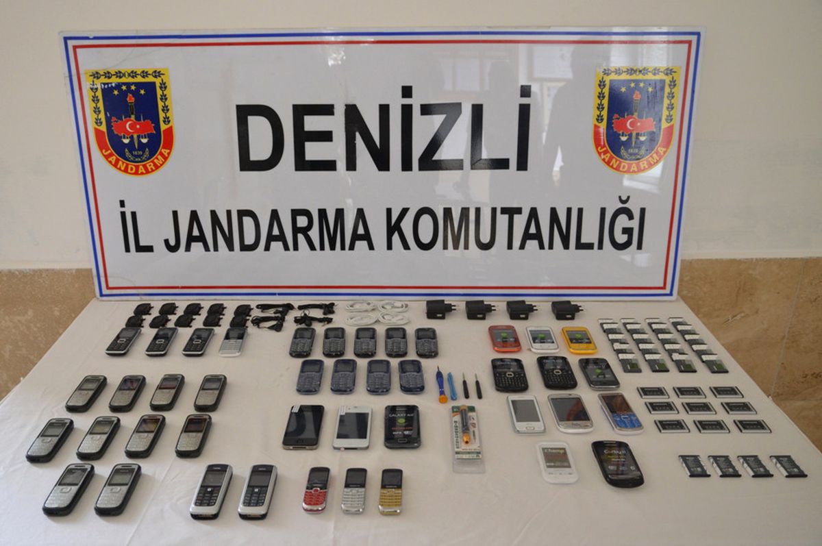 Jandarmadan Kaçak Telefon Operasyonu