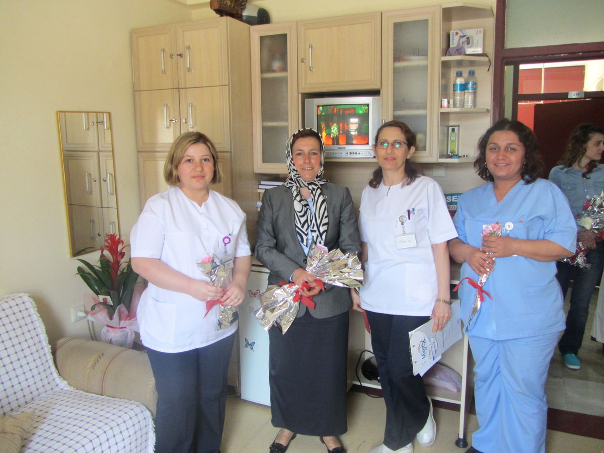 MHP\'den Hemşirelere Ziyareti