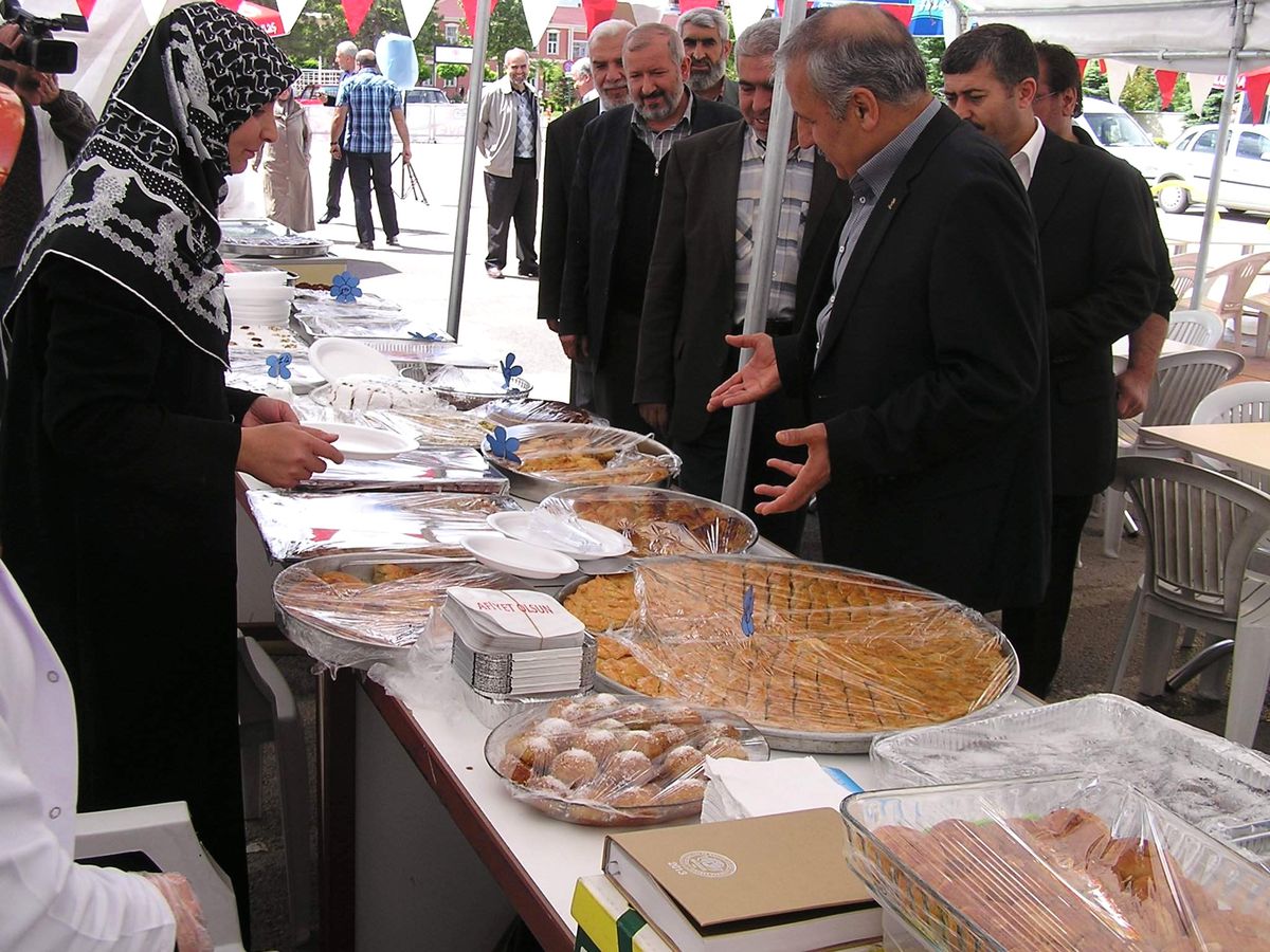 Muhtaçlar Yararına Kermes
