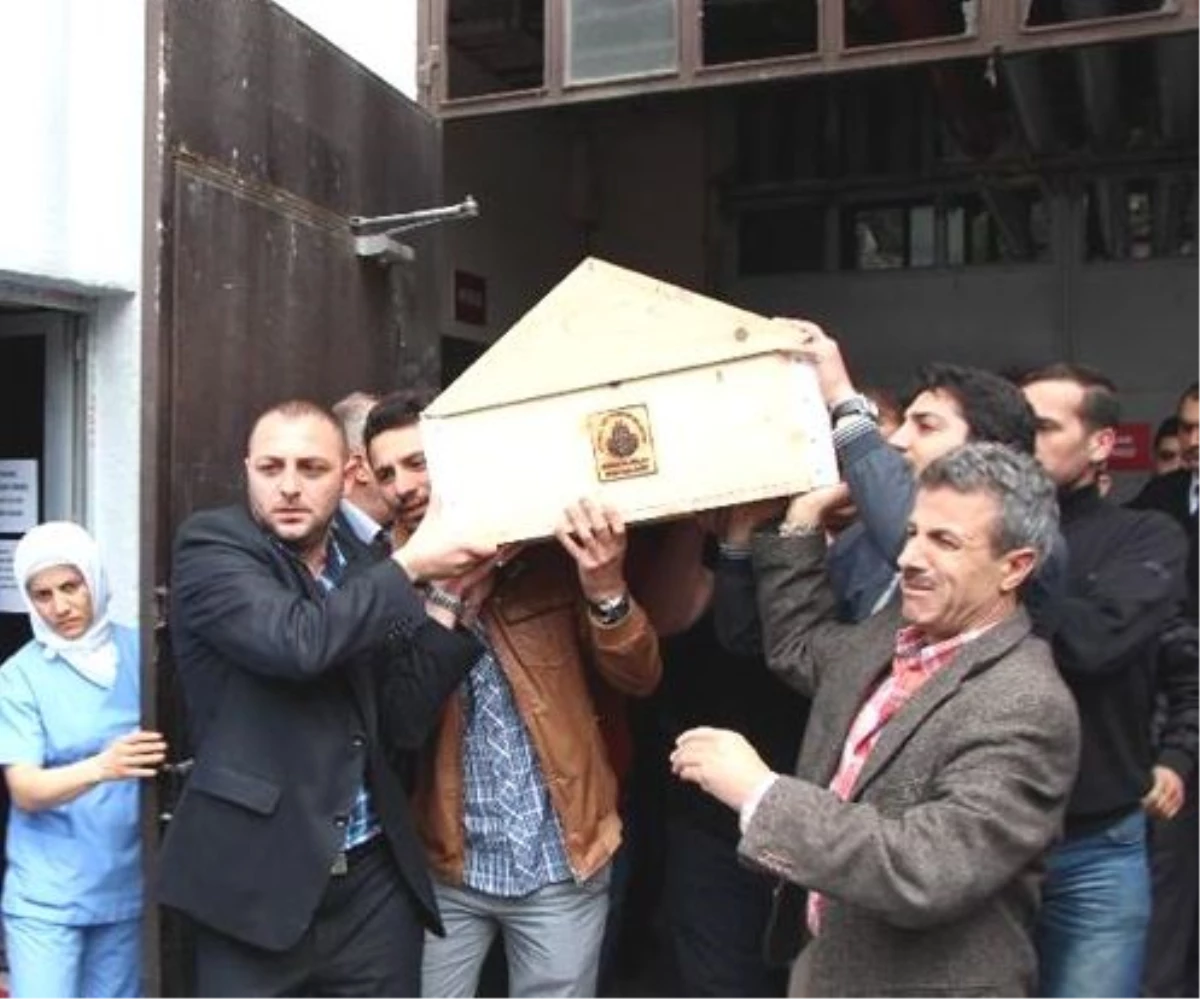 Öldürülen Taraftarın Cenazesi Adli Tıp\'a Gönderildi