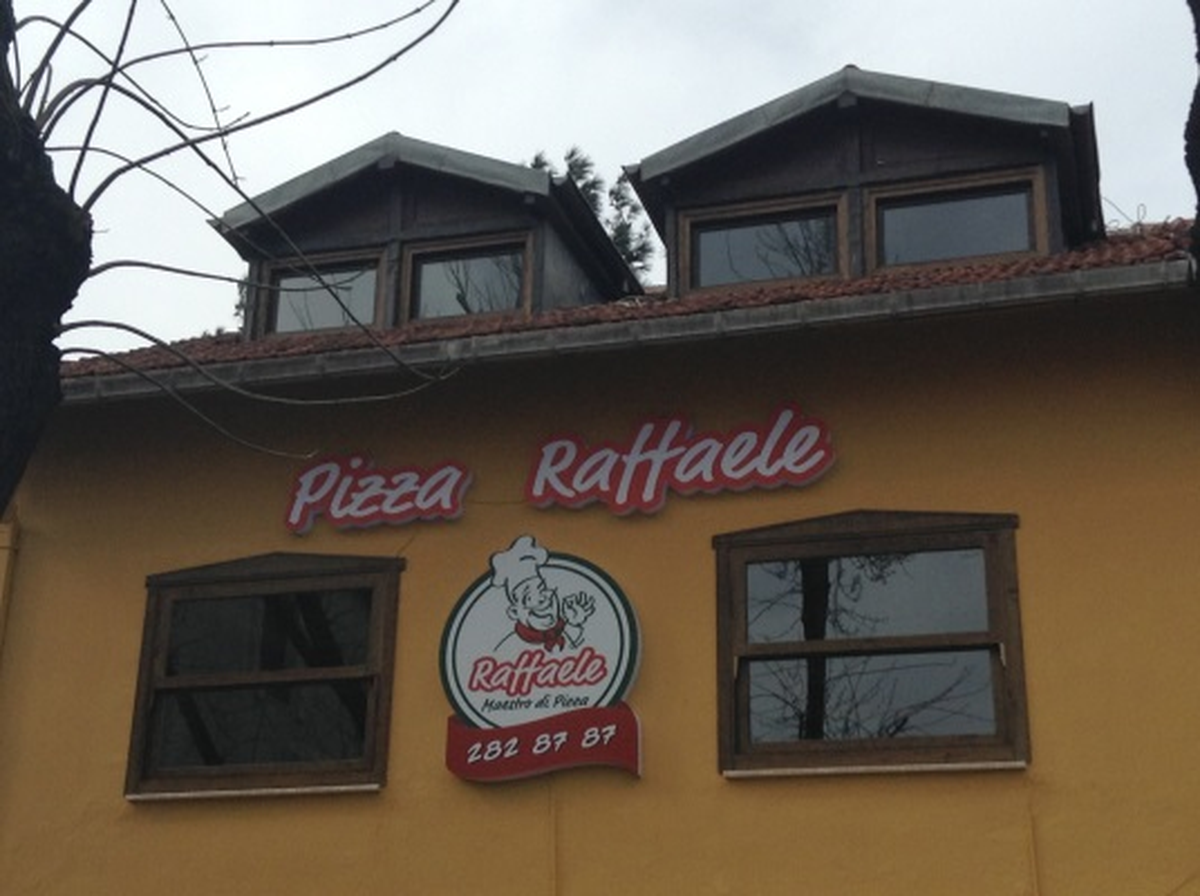 Pizza Raffaele\'yi Asla Unutamayacaksınız!