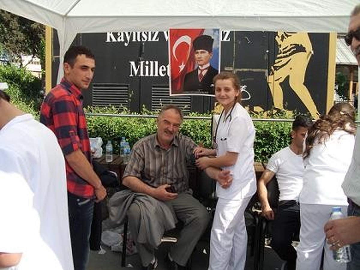 Sağlık Koleji Vatandaşın Nabızını Ölçüyor