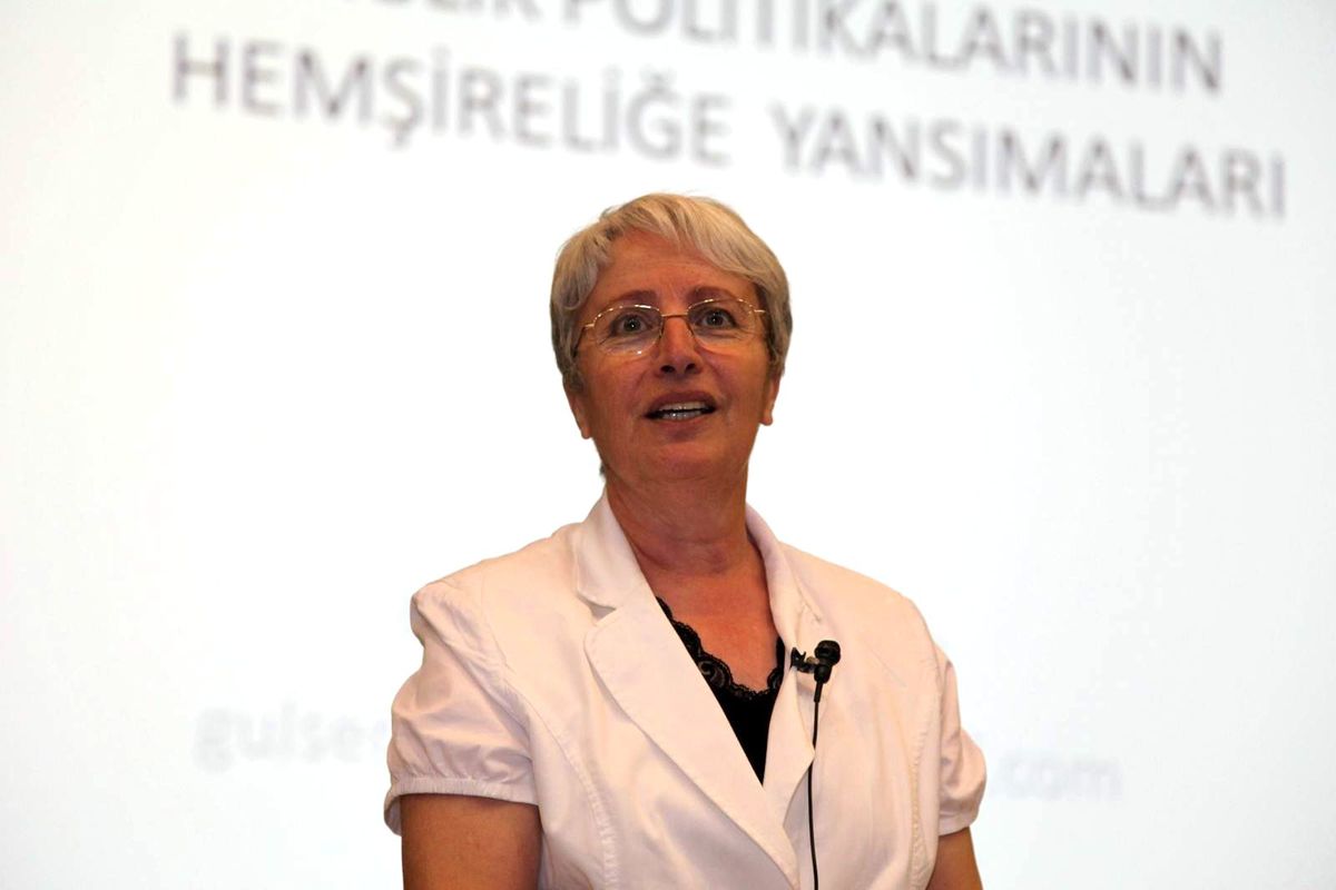 "Sağlık Politikalarının Hemşireliğe Yansımaları" Konulu Konferans
