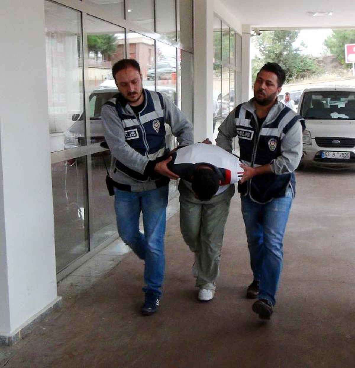 Şanlıurfa\'da Hırsızlık Şüphelisi 2 Kişi Yakalandı