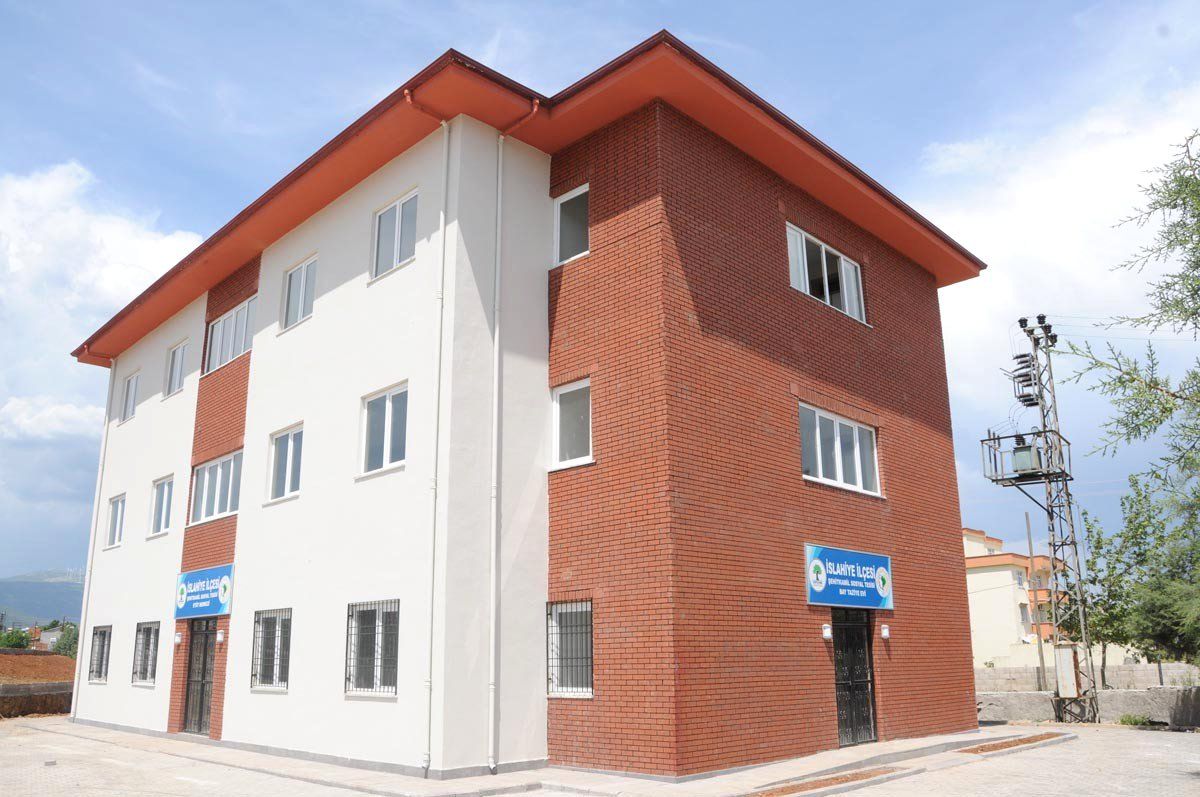 Şehitkamil Belediyesi İslahiye\'ye Modern Sosyal Tesis Kazandırdı