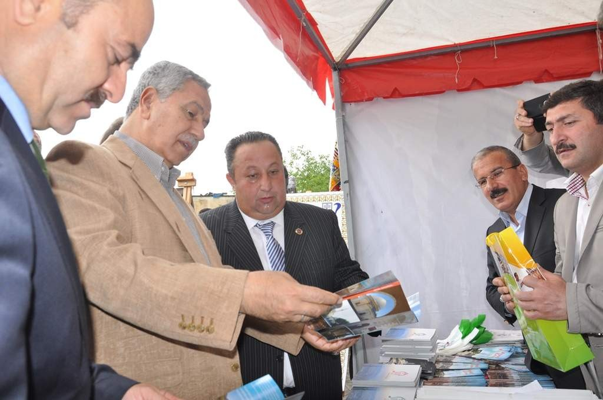 Siirt\'in Tanıtımı İçin 5 Dilde Kitap