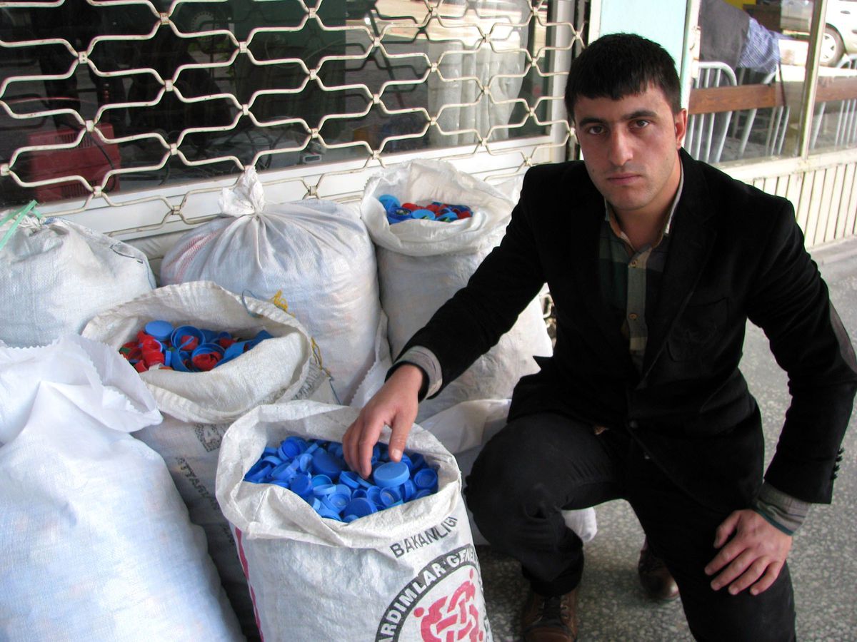 Sorgun'da Öğrenciler 200 Kilo Mavi Kapak Topladı