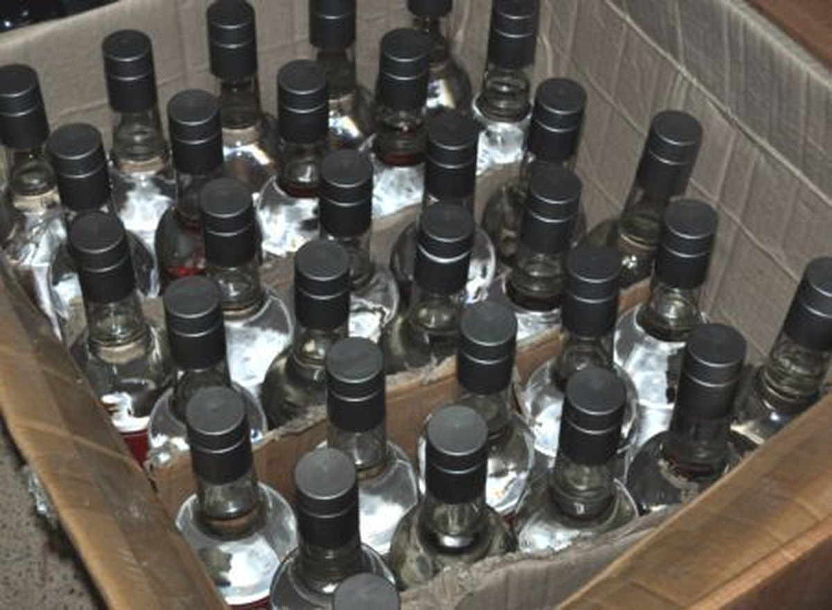 Yayladağı\'nda 2 Bin 171 Şişe Kaçak İçki Bulundu